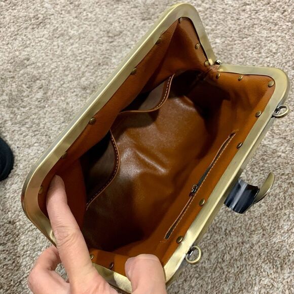 Handmade Genuine Leather Embossed Leaves Metal Push-lock Shoulder Bag/Crossbody - Picture 15 of 16